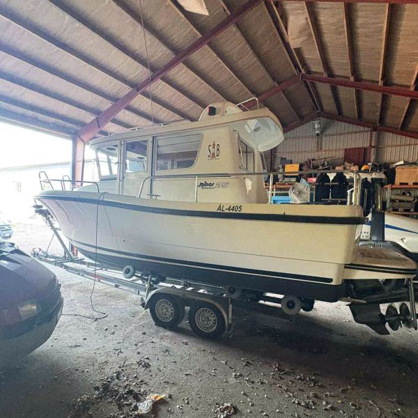 Minor 25 Offshore side