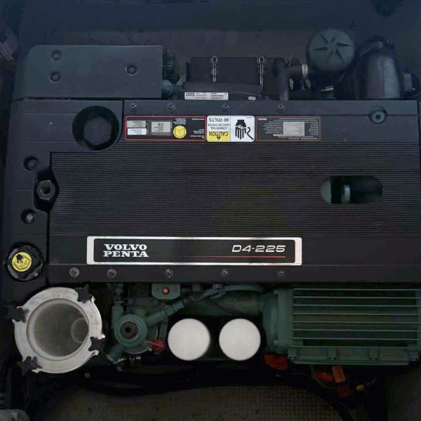 Minor 25 Offshore engine