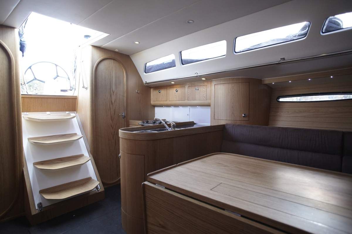 Finnflyer GT 42 sailboat cabin