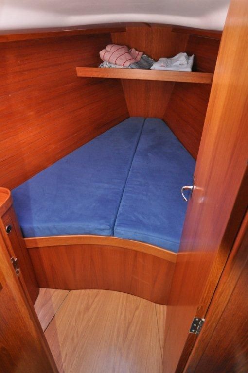 Finn Flyer 32 CR interior